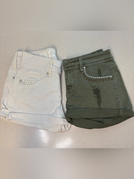 Hydraulic Pants - Women’s 2 Pair Hydraulic Brand Denim Shorts Size 3/4